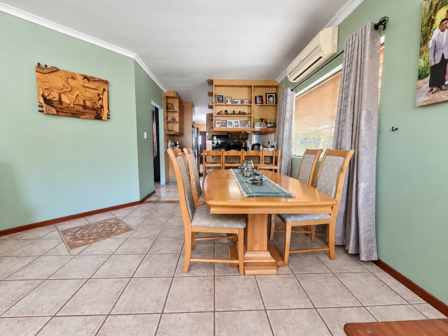 4 Bedroom Property for Sale in Hopefield Western Cape